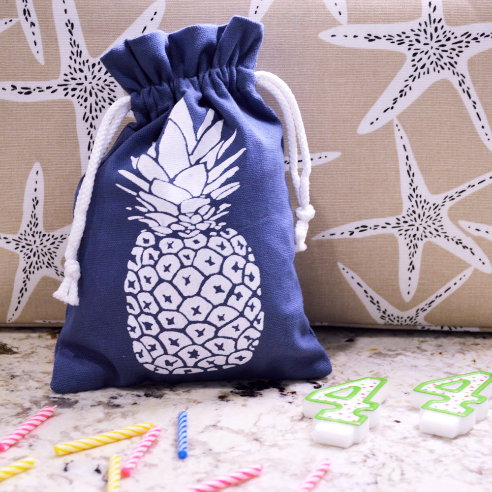 gift bag with drawstring pineapple