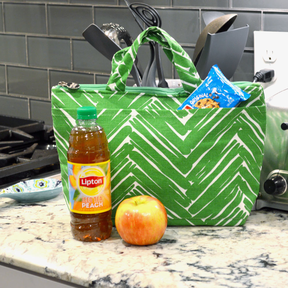 twill do green and white lunch tote
