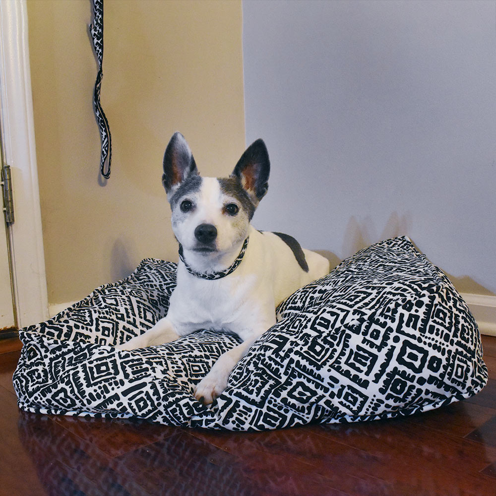 alma black and white pet bed cover