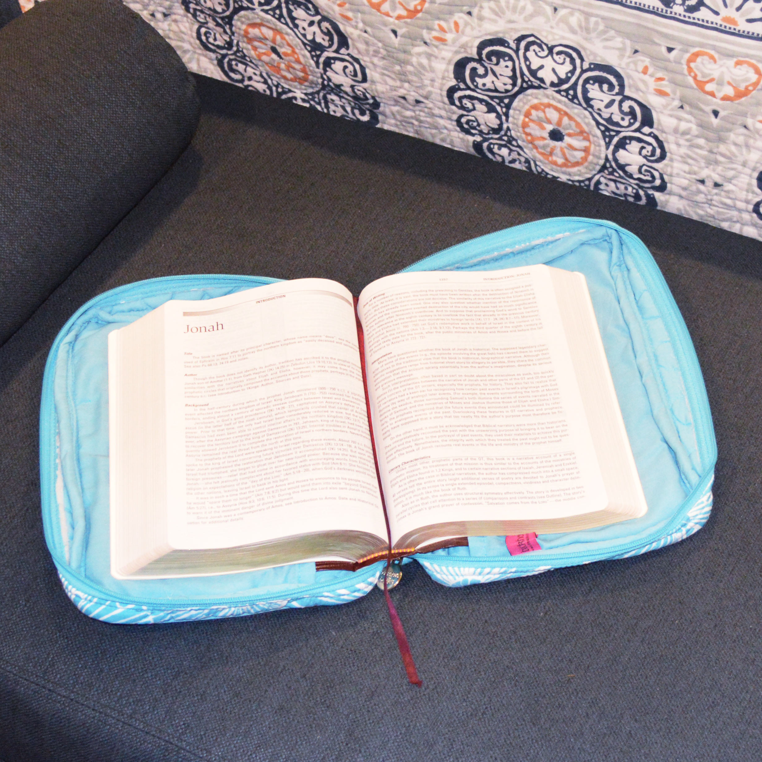 full circle turquoise quilted bible cover
